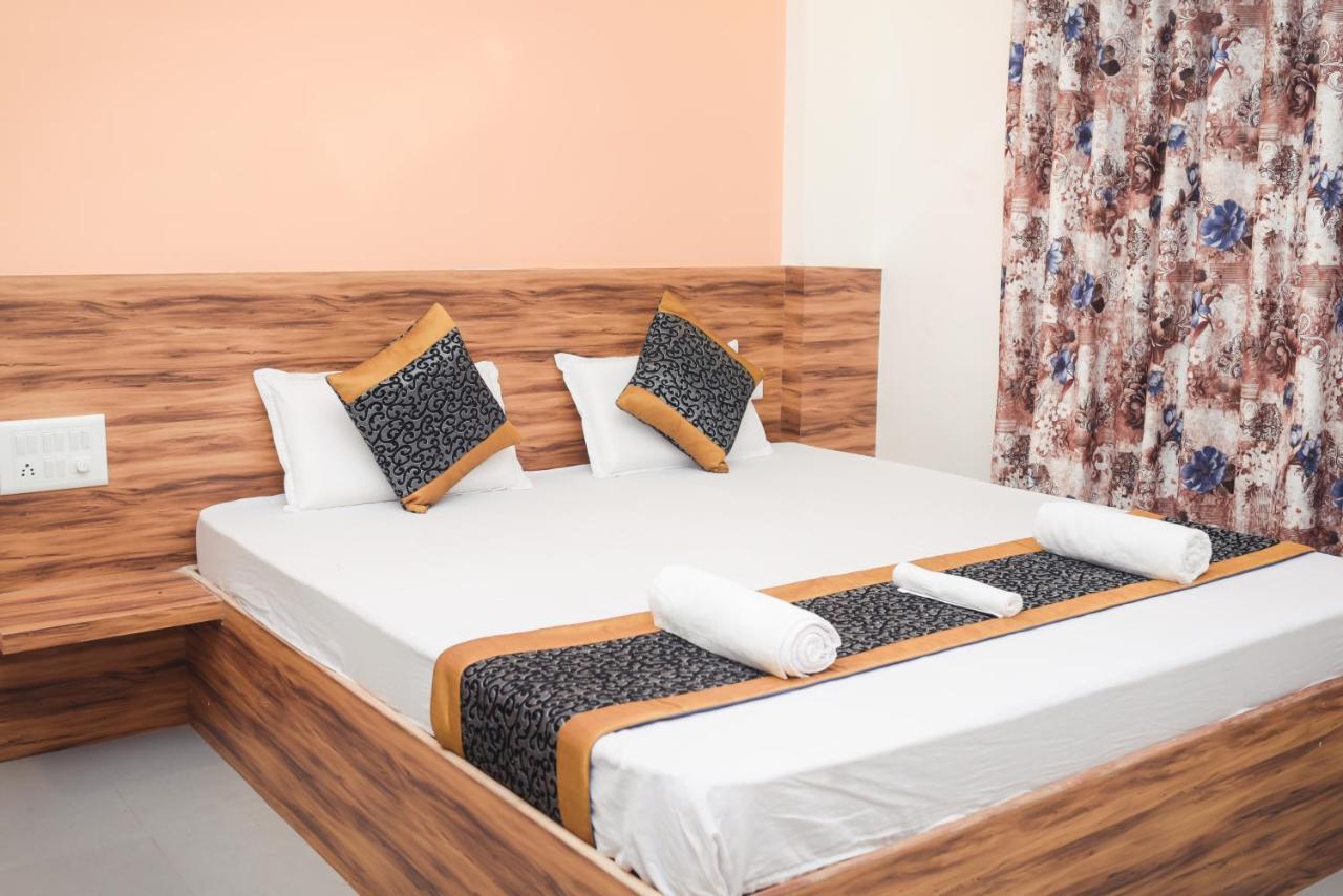 Lotus Hotel Nagaon Beach Alibag Exterior photo