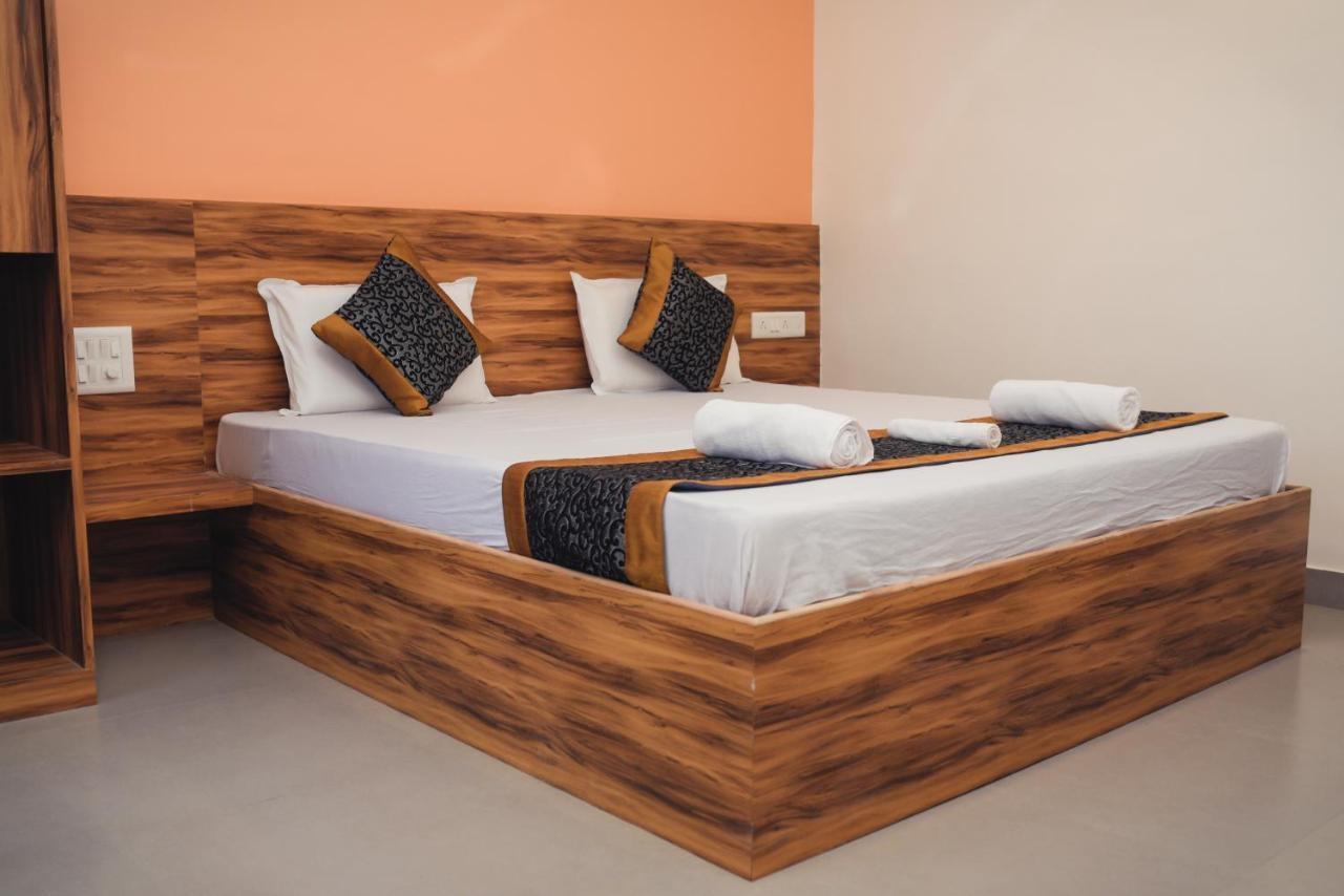 Lotus Hotel Nagaon Beach Alibag Exterior photo
