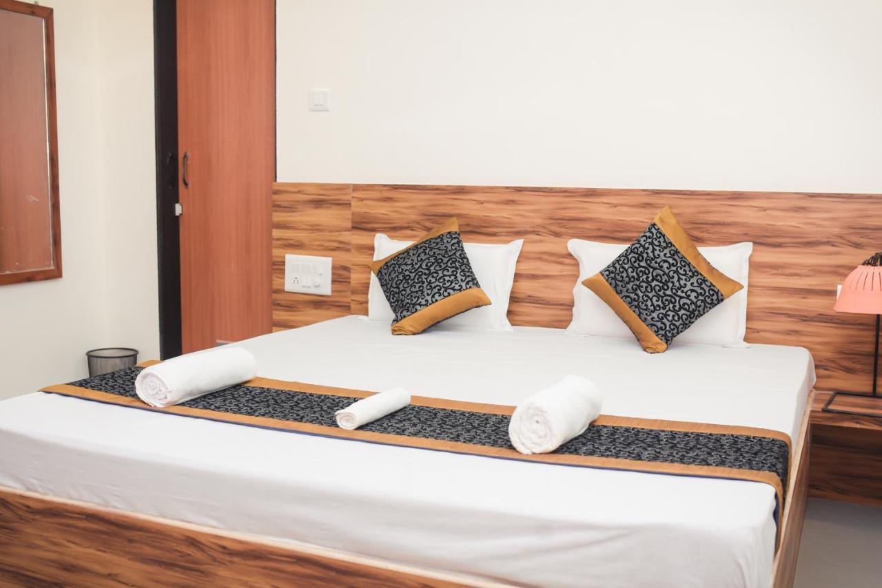 Lotus Hotel Nagaon Beach Alibag Exterior photo